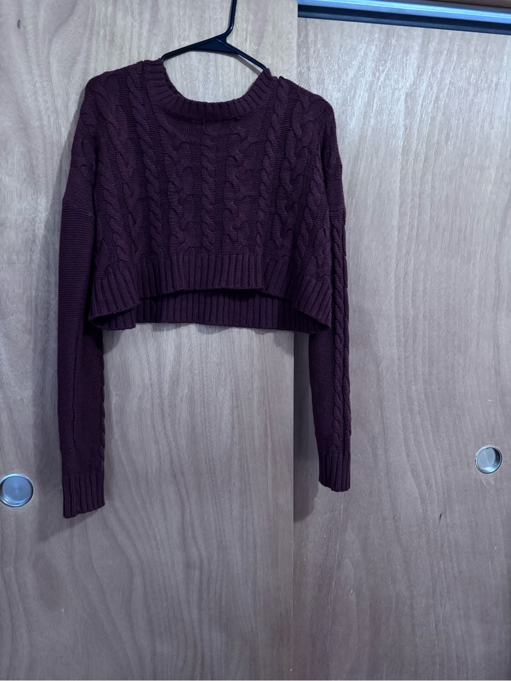 Cable Knit Cropped Crewneck Sweater - Burgundy